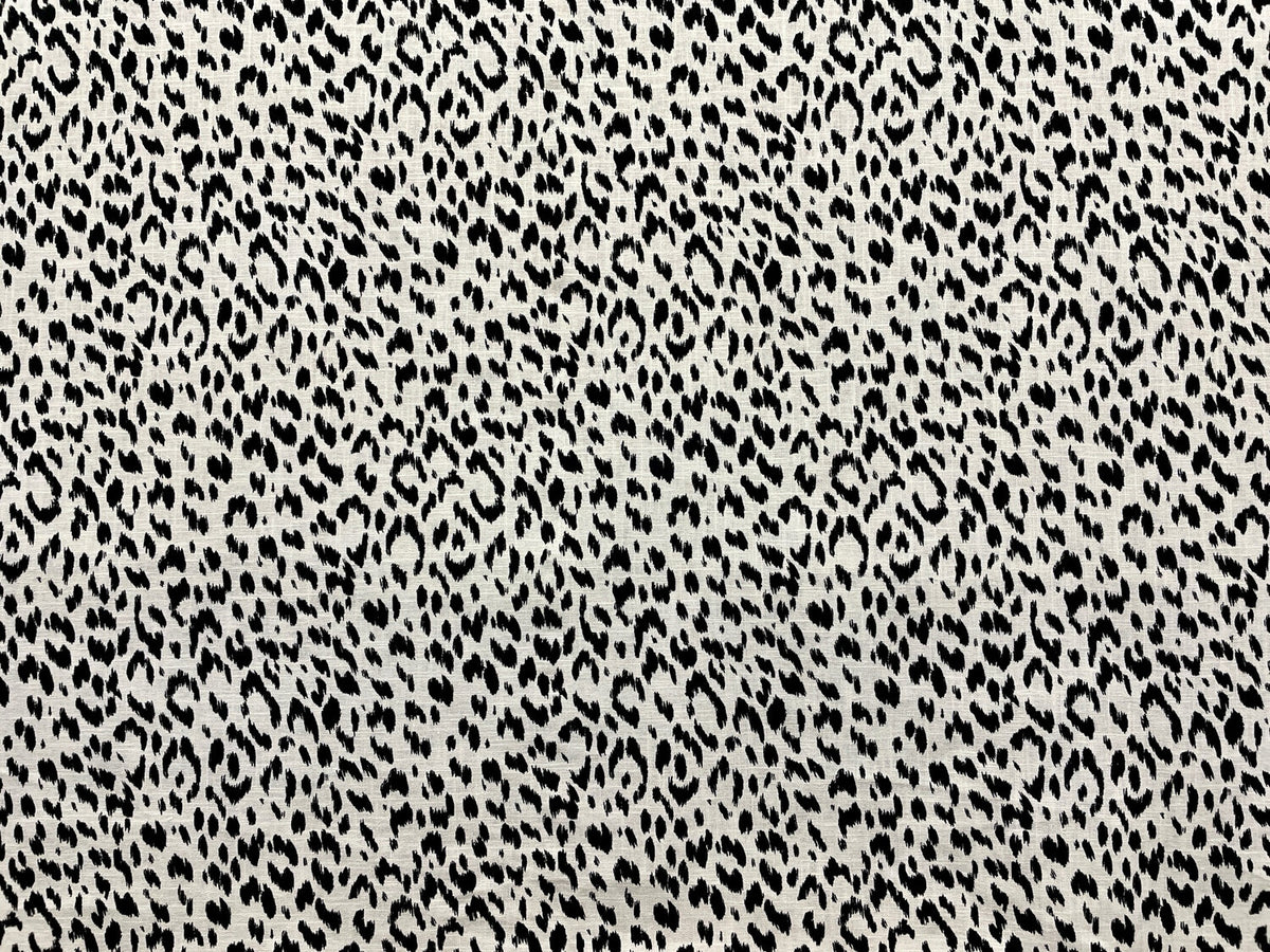 05128 Black and White