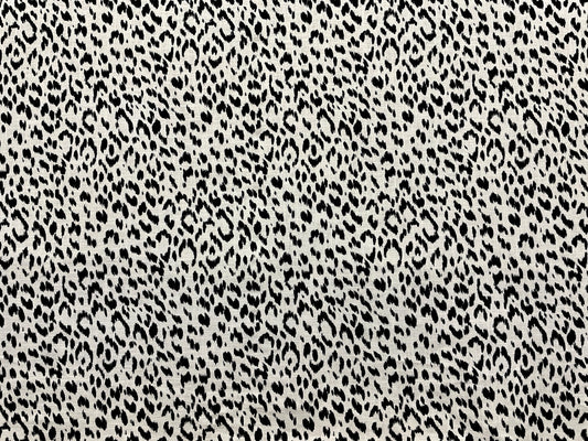 05128 Black and White