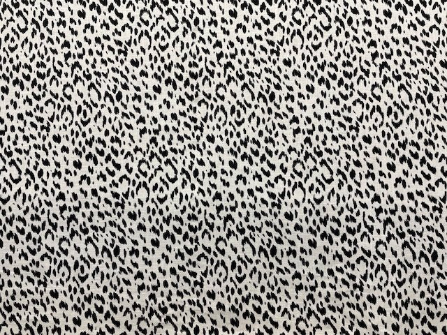 05128 Black and White