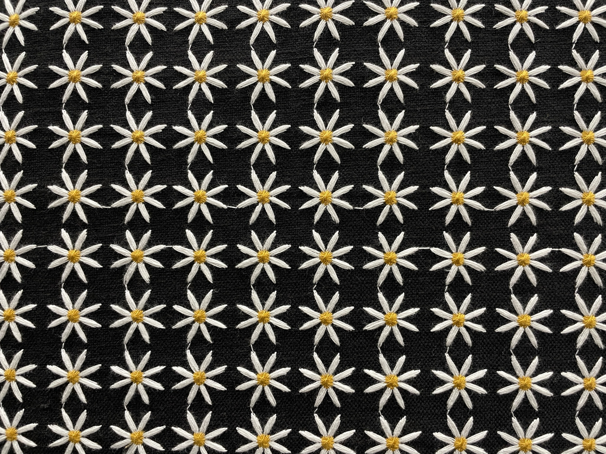 Daisy Embroidery Black